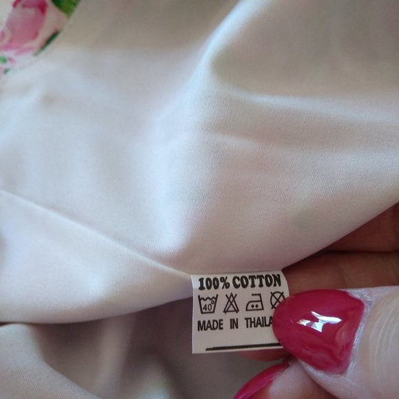 Retro Style Unique Vintage Red Flower Zoey Top L NWOT - Picture 3 of 4